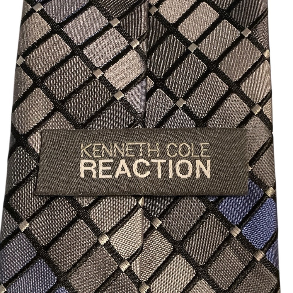 Kenneth Cole Reaction Silk Necktie - Picture 2 of 3